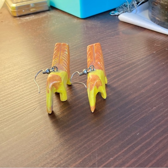 Adorable Lion Earrings Hand Made Painted Orange Yellow French Hook African - Picture 6 of 8